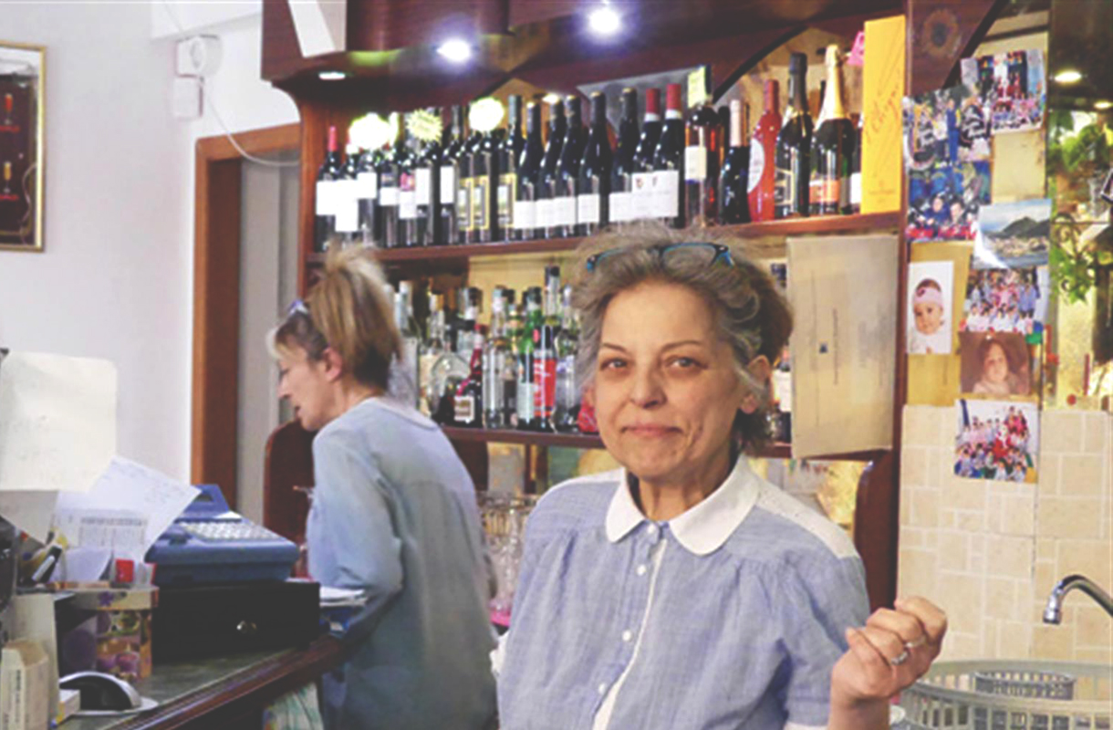 Salviamo il bar di Delia, che a Ventimiglia accoglie chi ha bisogno
